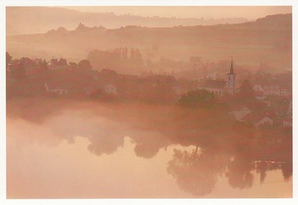 DK004 - Morgennebel in Schalkenmehren