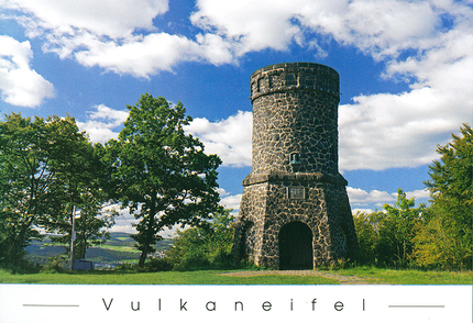 PK214 - Dronketurm über dem Gemündener Maar PK214 - Dronketurm über dem Gemündener Maar